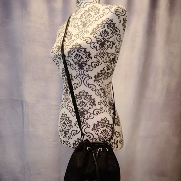 Tommy Hilfiger Crossbody Black Bag - Picture 2 of 4